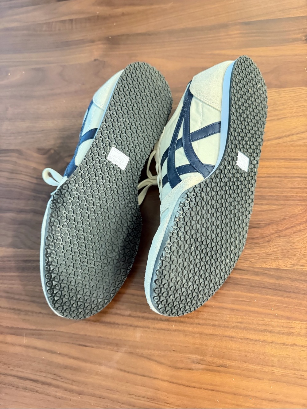 Onitsuka Tiger by Asics Cream and Navy Low-Top Sneakers - Picture 4 of 6